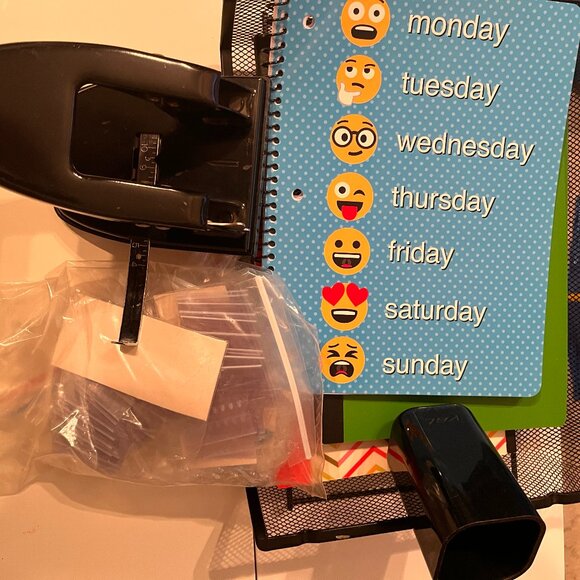 Office Supplies (Mixed Lot - 4 Lined‎ Notebooks, Hole Puncher, Organizing Items) - Picture 3 of 13